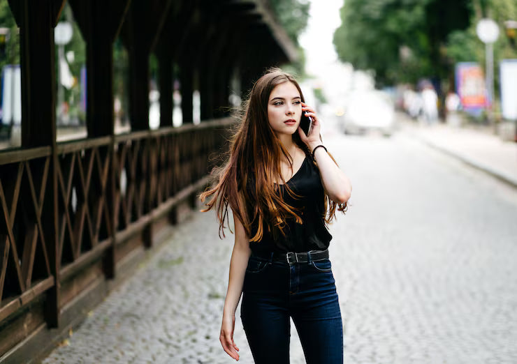 files/portrait-young-girl_1328-1674.avif
